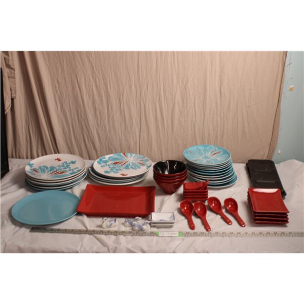 Blue Plates, Red Sush Dishes, kitchenware