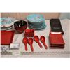 Image 4 : Blue Plates, Red Sush Dishes, kitchenware