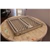 Image 3 : Round Plastic Picnic Table with Baby Gate