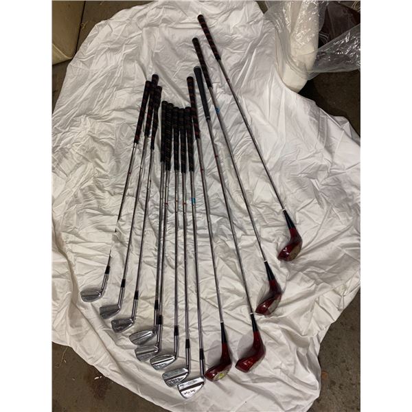 Golf clubs Gary Player 1,2,3,4 woods 3-wedge irons left handed