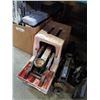 Image 3 : TROLLEY JACK ON CART, 2 CRANK JACKS AND HITCH