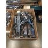 Image 4 : LOT OF SLAT WALL HOOKS, BRACKETS AND HANGERS