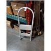 Image 1 : METAL 2 STEP LADDER