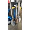 Image 3 : 3 BUNDLES OF SHOVELS