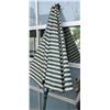 Image 2 : Green striped patio umbrella