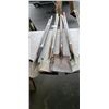 Image 1 : 4 BUNDLES OF SHOVELS