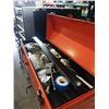 Image 2 : FORMULA 1 METAL TOOLBOX WITH TOOLS