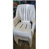 Image 2 : 8 STACKING WHITE PLASTIC PATIO CHAIRS