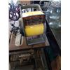 Image 2 : STANLEY BLOWER FAN WITH OUTLETS