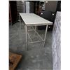 Image 2 : STAINLESS STEEL TABLE CUTTING STATION