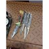 Image 2 : COMPASS AND 4 FOLDING POCKET KNIVES