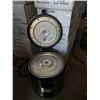 Image 3 : 20 CUP TIGER RICE COOKER, working