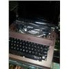 Image 3 : Brother 3800 electric typewriter
