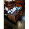 Image 1 : LOT OF CLIP ON DESK LAMPS, HEADPHONES AND DISPENSER BOTTLES
