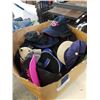 Image 1 : BOX OF HATS
