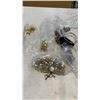 Image 3 : BAG OF JEWELRY AND 4 PAIRS SUNGLASSES