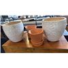 Image 1 : 4 POTTERY PLANT POTS