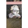 Image 2 : PAINTED MARILYN MONROE 3 DRAWER DRESSER