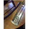 Image 2 : BRASS FIREPLACE COMPANION SET
