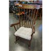 Image 1 : Vintage rocking chair