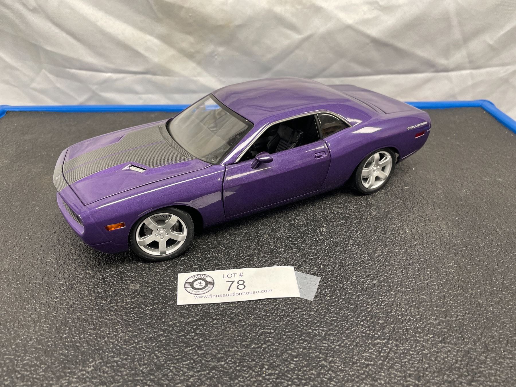 1/18th Scale Diecast Dodge Challenger Car