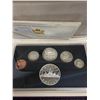 Image 2 : 1953 Special Edition Coronation Set All Coins Silver Except Penny. In Original Box