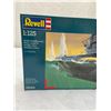 Image 2 : Revel 1 1;25 Scale German Submarine U-99 Model