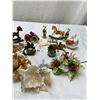 Image 2 : Tray Lot of Vintage Christmas Decorations