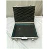 Image 3 : Vintage 19x14x7 Hard Shell Vancouver Sun Camera Case