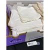 Image 2 : Vintage Linen Lot of Table Cloths ( for a Large Table) plus table Protector