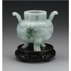 Chinese carved jade/hardstone tripod koro