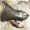 Image 2 : Victorian Era Knight's Gauntlet, Display Armor