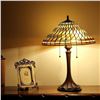 Image 3 : Tiffany-style 2 Light Mission Stained Glass Table Lamp