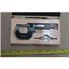Image 1 : 0-25mm Dial Micrometer - Mitutoyo