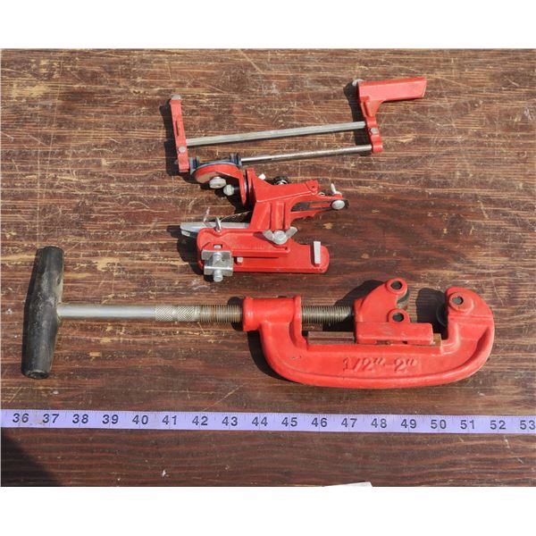 Pipe Cutter + Filing Guide
