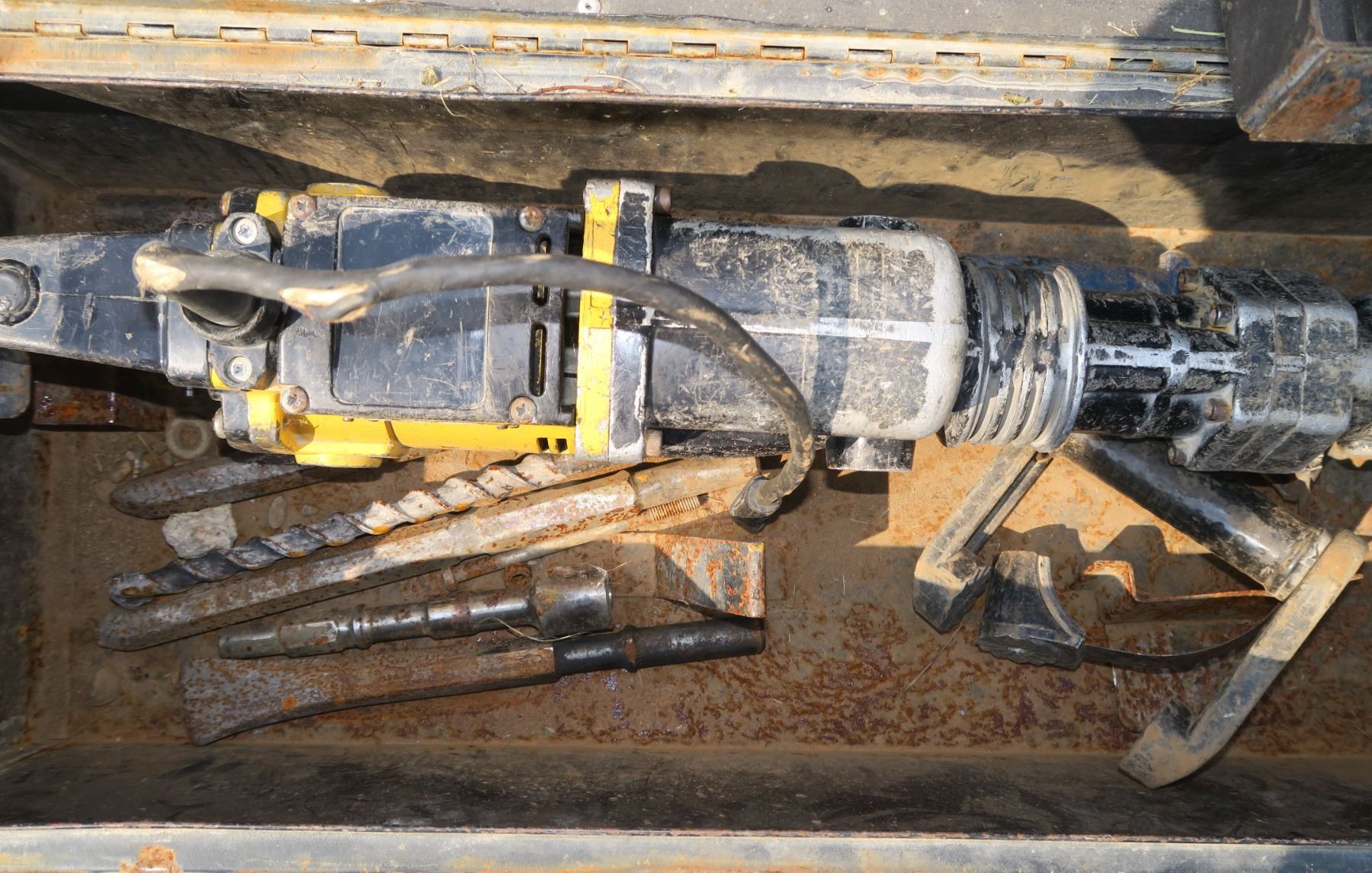 Kango Jack Hammer + Attachments & Case Schmalz Auctions