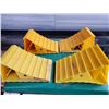 Image 2 : 4 wheel chocks and 10 used Jack support pads for camper use