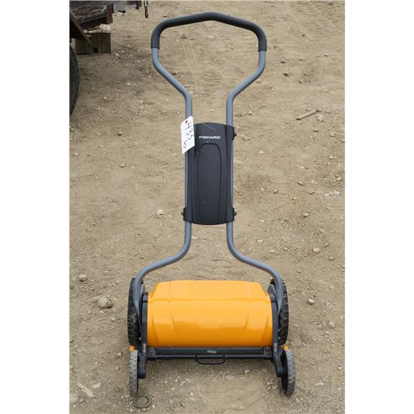 Fiskars Manual Mower