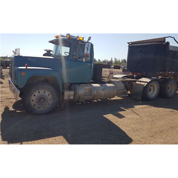 1986 Mack Econdyne R688ST 10 SPD? 2M2N187Y1GC013366 (HAS KEYS ...