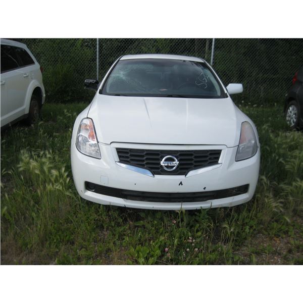 2008 NISSAN ALTIMA WHITE (HAS KEYS)
