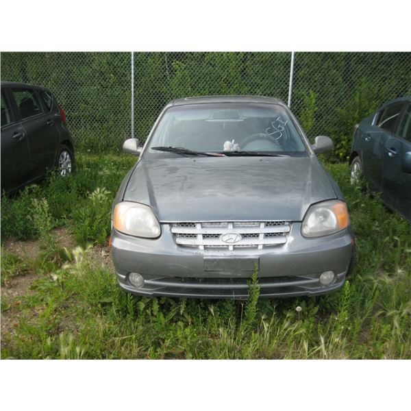 2004 HYUNDAI ACCENT GREY KMHCG35C24U315308 (NO KEYS)