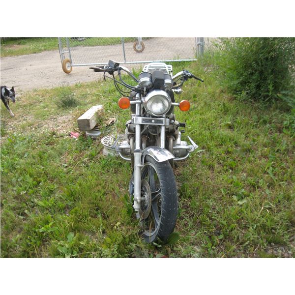 1982 Suzuki Motorcycle black JS1GS71L2C2105622 (HAS KEYS)