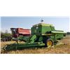 Image 2 : John Deere 6601 Pull Behind Combine 11' Header