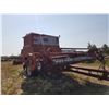 Image 10 : International 914 Pull Behind Combine 11' Header