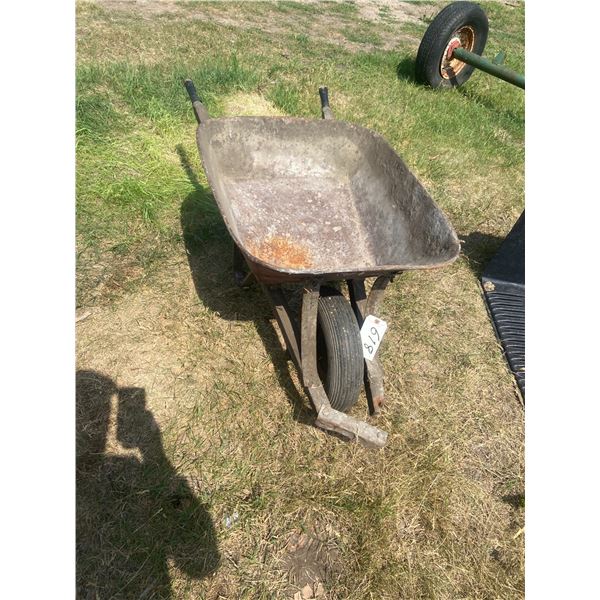 Metal Wheel Barrow *ITEM OFF SITE*