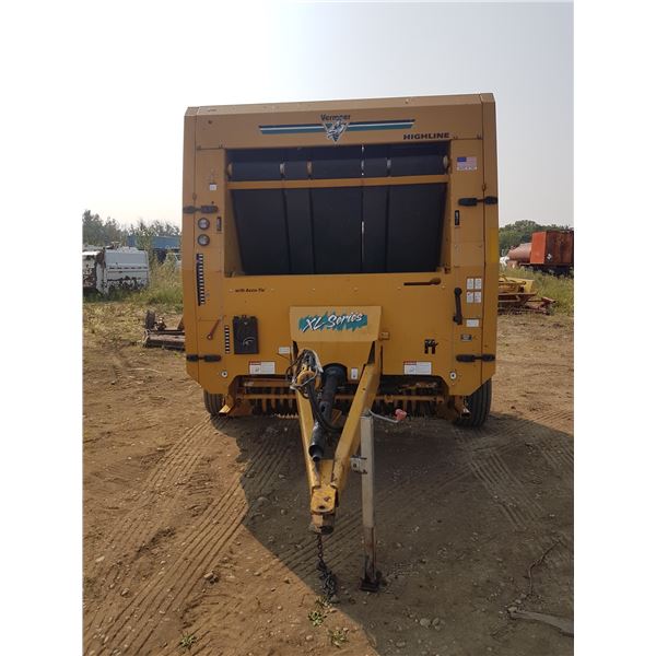 Vermeer 605XL Round Baler