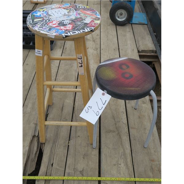 2 Stools