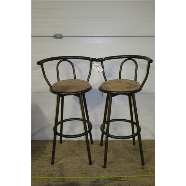 2 Metal Swivel Bar Stools