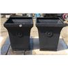 Image 1 : 2 Large Planters