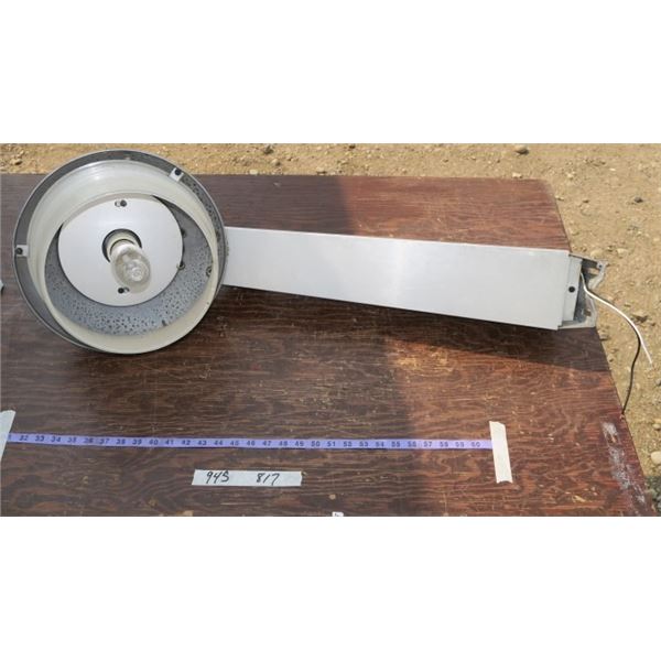 Yard Light 250 Watt New Bulb and Eye